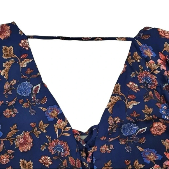 Forever 21 Blouse M 3/4 Bell Sleeve Crop Lace Up Back Boho Floral - Picture 6 of 7